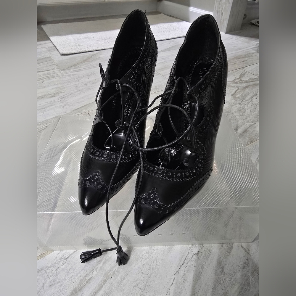Tory Burch Hawthorn Black Laces Oxford Brogues Tassels Patent Leather Stiletto